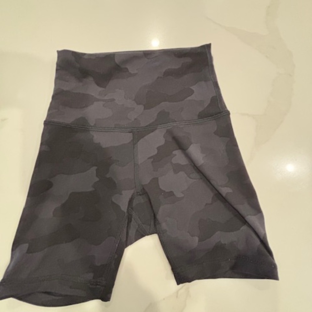 lululemon black camo biker shorts